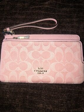 AUTHENTIC NWT COACH PINK DENIM DOUBLE ZIP WRISTLET